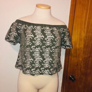 Skies are Blue Off the shoulder Crop Top size XS